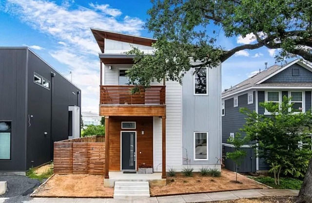 STYLISH DOWNTOWN HOME- NEAR RIVERWALK & ALAMODOME
