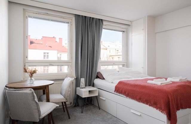 Stylish Downtown Studio with Excellent Location