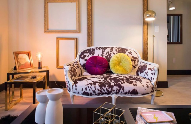 Stylish & Eclectic Modern 2/1 Apt – WeAreAuthentic