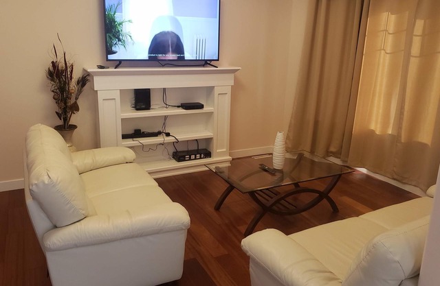 Stylish Heritage 5 BR House Ideal For Long Stays - With Jacuzzi