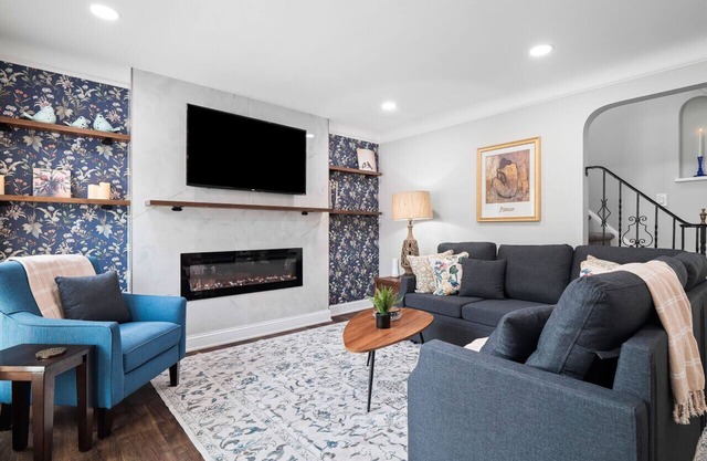 Stylish Home|Game Room W/Wet Bar|Sleeps 9|Outdoor Space