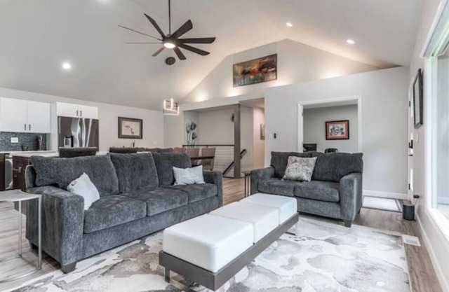 Stylish Home with 2-Car Garage, Home Office 1 Gig WiFi, Dog Friendlynn