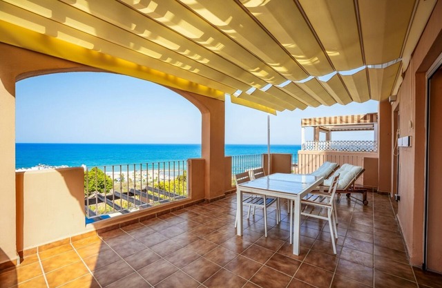 Stylish, Modern and Fully Air-Conditioned - Exclusive Apartment with Sea View
