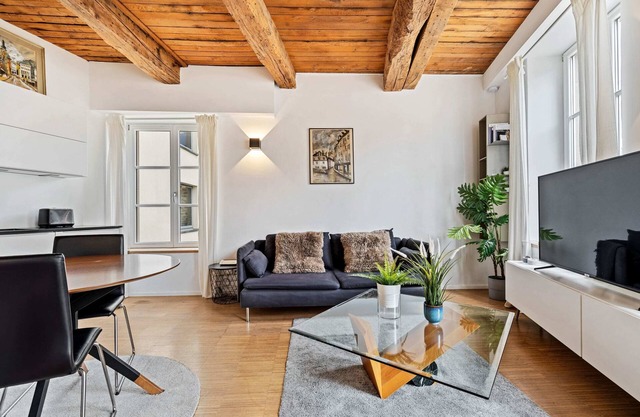 Stylish Old Town Escape: Views & Serenity