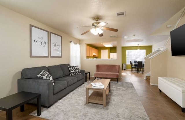 Stylish, Pet Friendly | 6 Flags and La Cantera