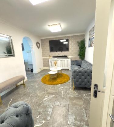 Stylish Stay Near Everything