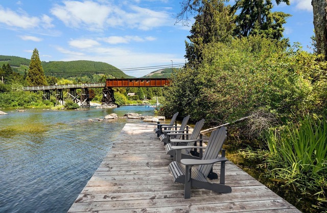 Stylish Studio at Riverside Boutique Motel - Trail