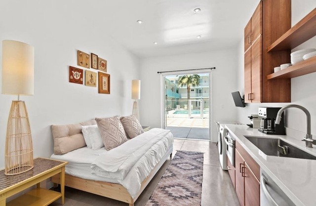Stylish studio in DTPH - Pool and WiFi