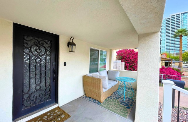 Stylish Tempe Home Walk to ASU - Outdoor Space