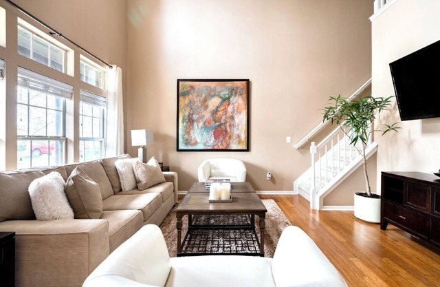 Stylish Townhome w/Gym, Washer/Dryer, Parking, Pet-Friendly!