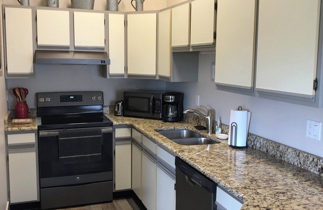 Stylish villa 5 minutes to world famous Sebring Int’l Raceway