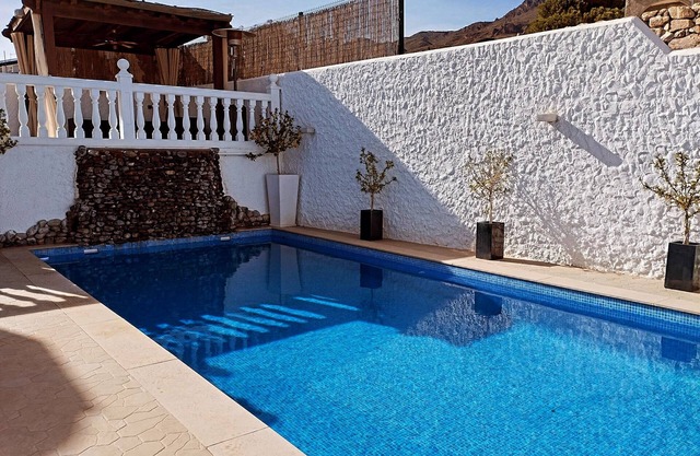 Stylish villa with heated pool. 7 minute walk to beach, bars and restaurants!