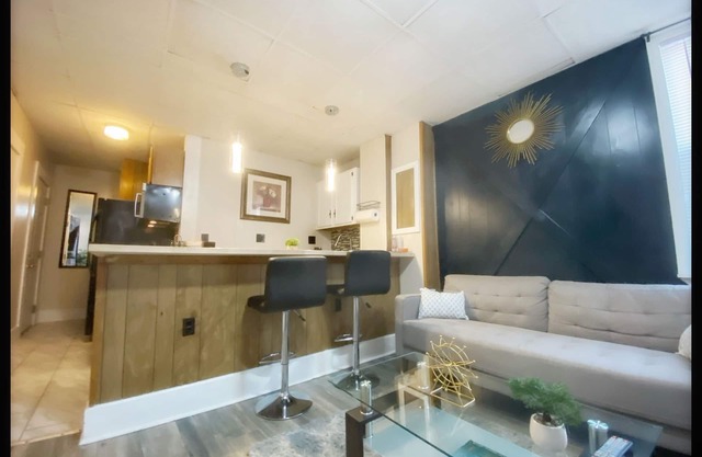 Stylish walk-in private one bedroom apt