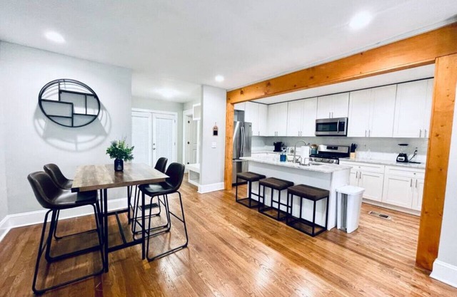 Stylish West Atlanta Abode, Private Patio, Backyard, Office, WiFi & Pet Friendly