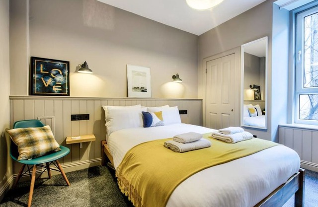 Stylishly presented City Centre Apartment