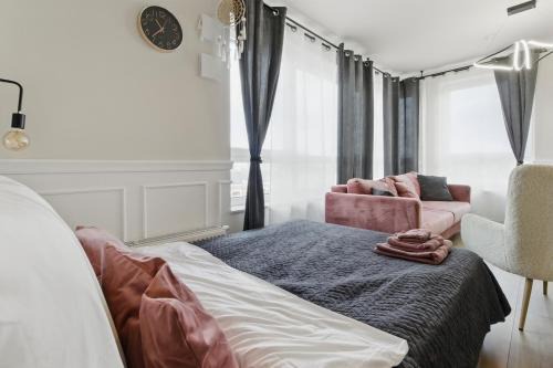 Stylowy apartament z balkonem i panoramą miasta