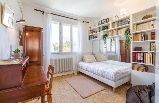 Sublime 5-room apartment 800m from downtown