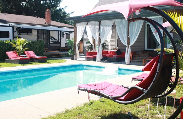 Suburban Oasis with Private Pool, Jacuzzi & Gym!