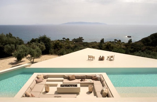 Sui Generis Villa