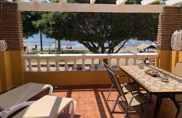 SUITABLE. 1st LINE BEACH. LARGE TERRACE WITH SEA VIEWS. PASEO MARITIMO EL PALO
