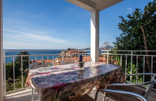 Suitable Modern One Bedroom Apartment With Sea View