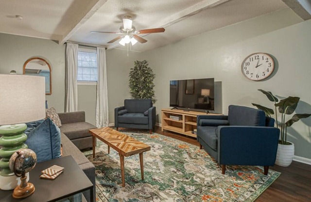 Suitable Suite: 2 bed/1 bath