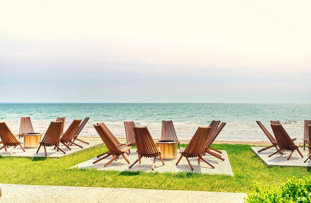 Suite 203: Beautiful 3-Bedroom Beachfront Townhouse