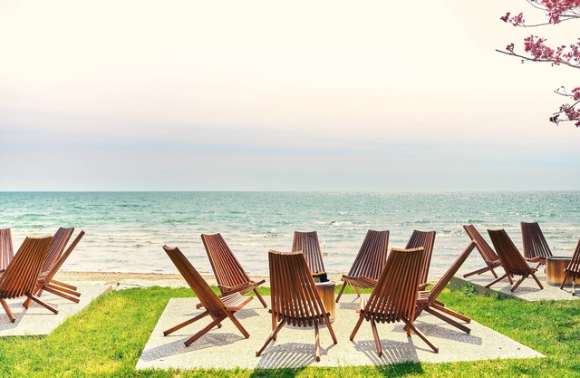 Suite 214: Beautiful 3-Bedroom Beachfront Townhouse