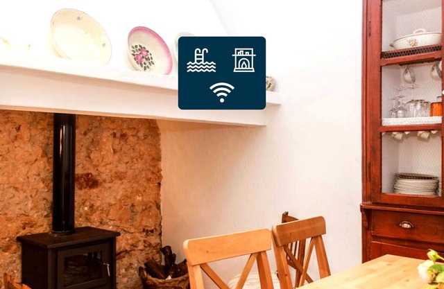 Suite in farmhouse with pool in Salir, by iZiBookings