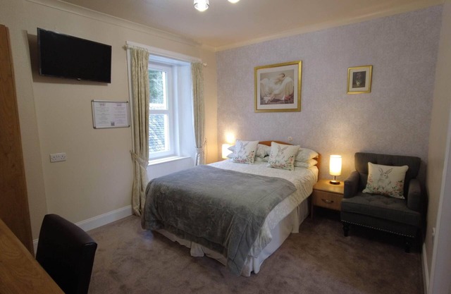 Suite-Large-Ensuite-2 bedroom