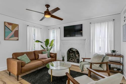 Suite Spot Bungalow near Downtown