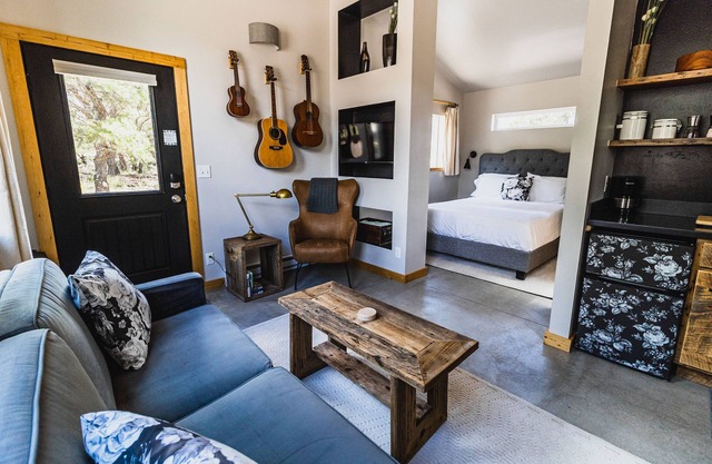 Suite w/Views: "Beautifully styled and so cozy!"
