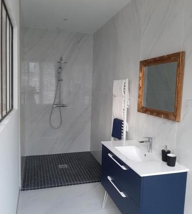 Suite Yves Klein - proche gare et centre-ville- entrée privée