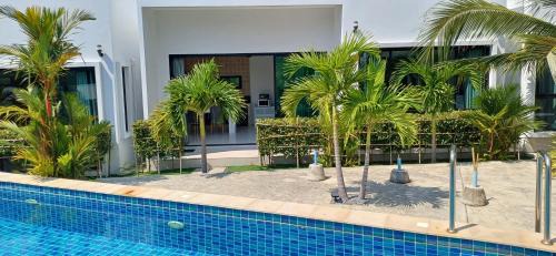 Suksan Pool View Apartment 2