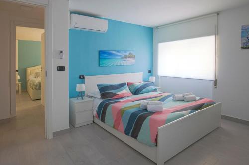 Sul mare in centro con 2 camere e posto auto a novembre