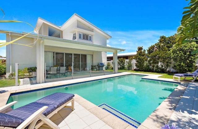 Summer Beach House on Tallows