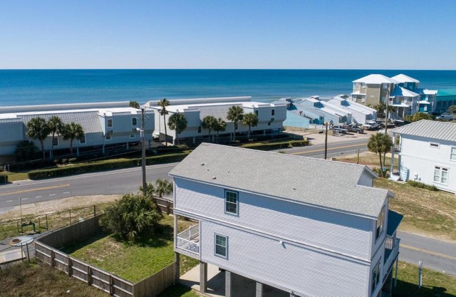 Summer Dayz - Families Love It Here, Just Across from the Beach