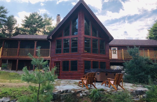 Summer & Fall availability! Private Coastal Log Cabin, view of the Maine Coast.