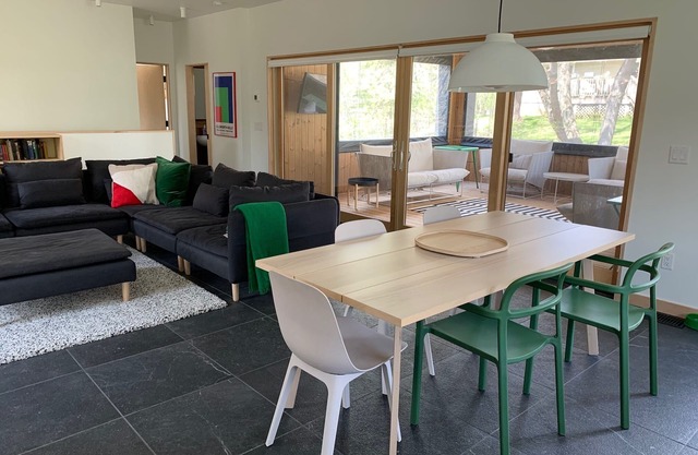 Summer fun in a modern home near the lake, restaurants, and exciting activities!