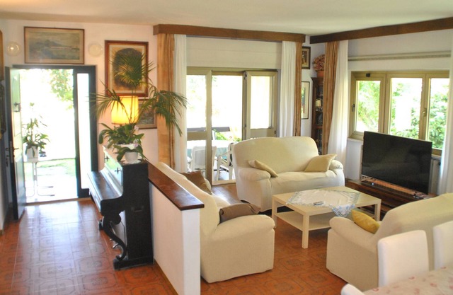 SUMMER HOUSE RENTAL