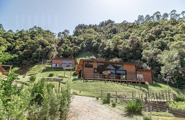 Summer Paradise: Jacuzzi, Pool, and Comfort