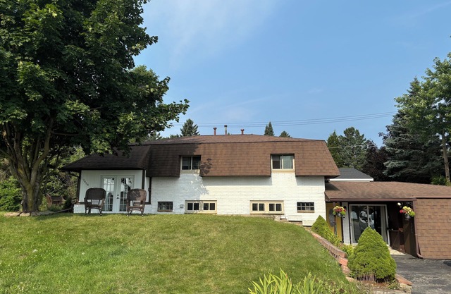 Summer Special Lake House Mins from Lexington, MI