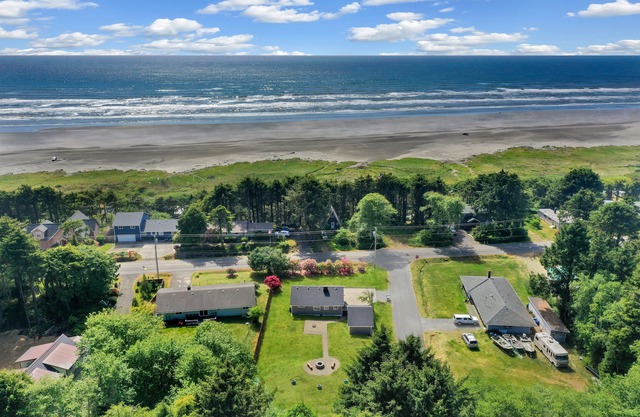 Summertime with a firepit on the Coast by Quinault!