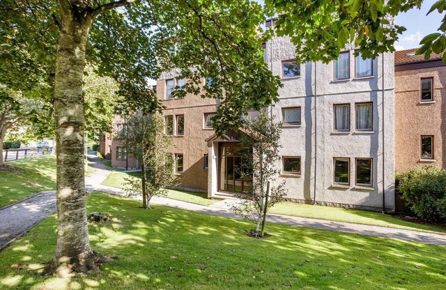 Summit Central - Quiet 2BR Flat, Wifi, Parking