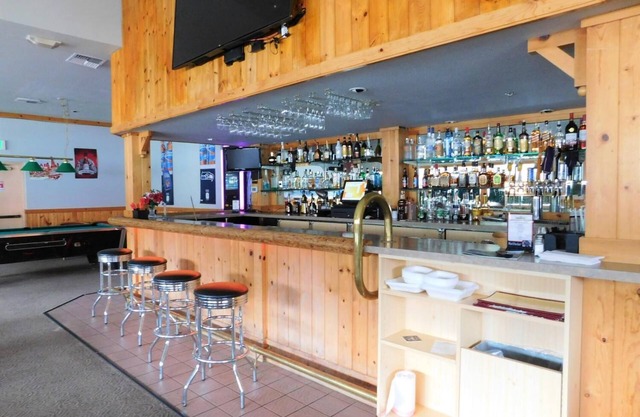 Summit Inn