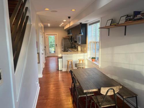 Sun-filled Capitol Hill home w/parking & roofdeck