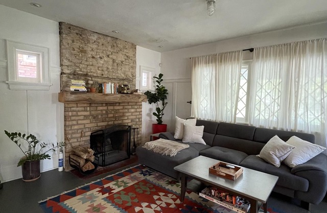 Sun-kissed and Beautiful Upper Beach Bungalow