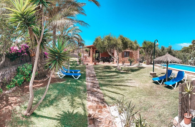 Sun, relaxation and tranquility. Beautiful villa surrounded by nature.