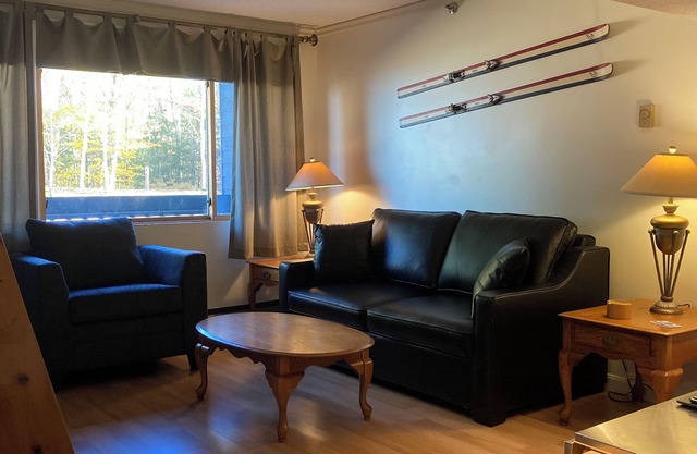 Sunday River Brookside on mountain ski in/out with outdoor pool and hot tub