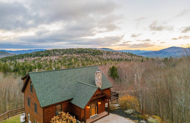 Sunday River MTN Views! Slps 12! HotTub! Lux home